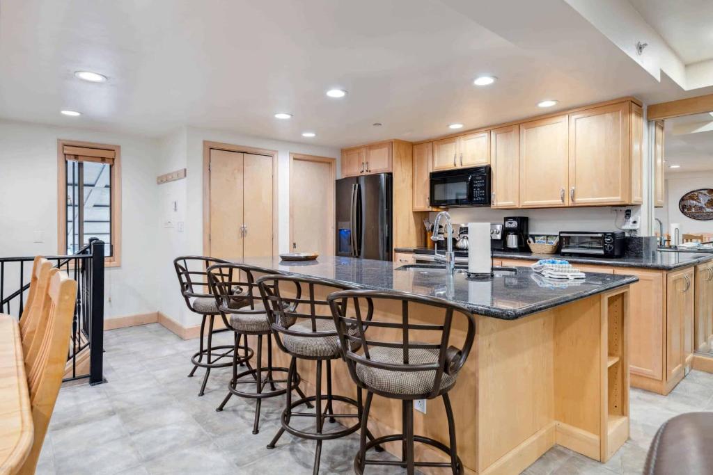 Lodge at Lionshead 207, Vail