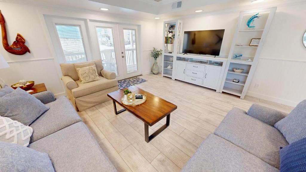 Sandpiper Cove 1152- by Holiday Isle Properties, Destin