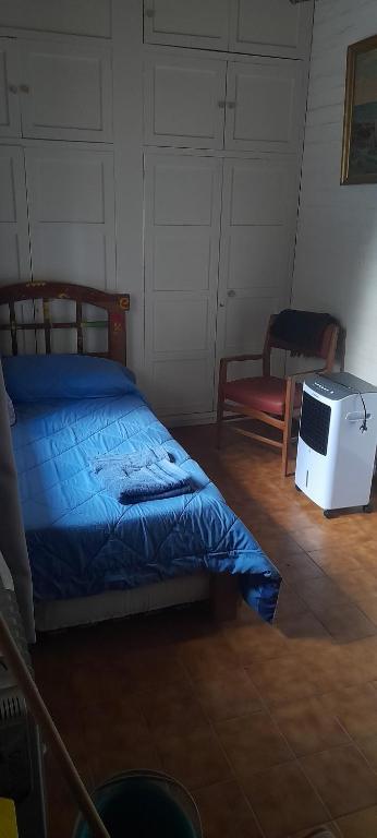 Habitación con cocina, baño, ingreso independiente en Chacras de Coria - 3