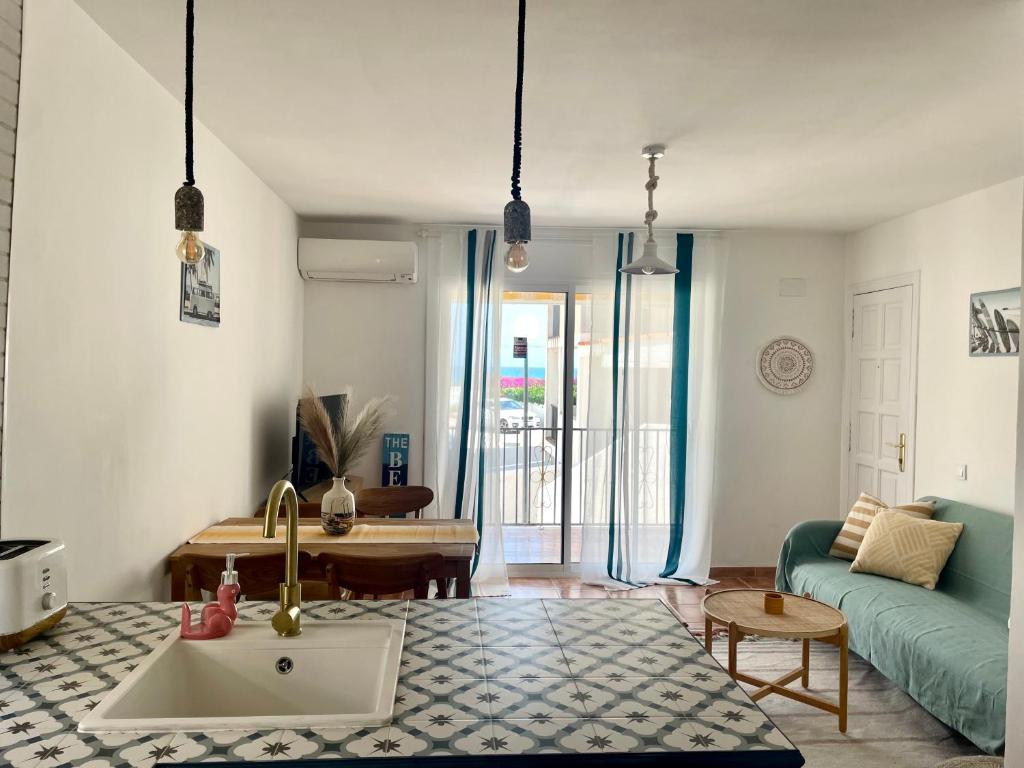 Ventana al mar - 1