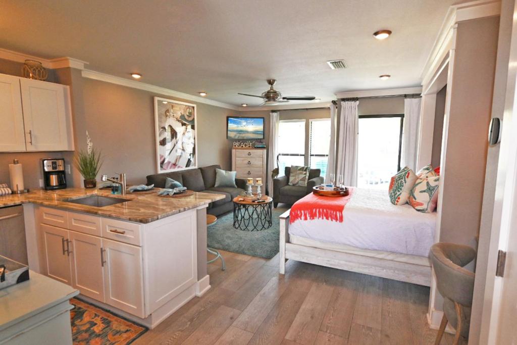 Sandpiper Cove Unit 8220 Updated Studio In Destin, FL, Destin