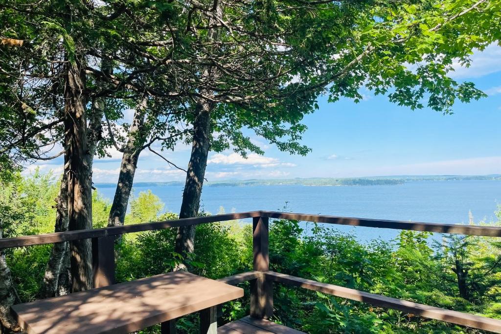 Evergreen, Northport