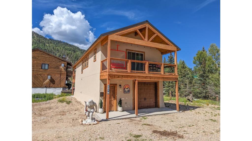 The Lost Yeti Hideaway - Hot Tub - WiFi - Washer - Dryer - Fireplace - Firepit - Grill, Red River