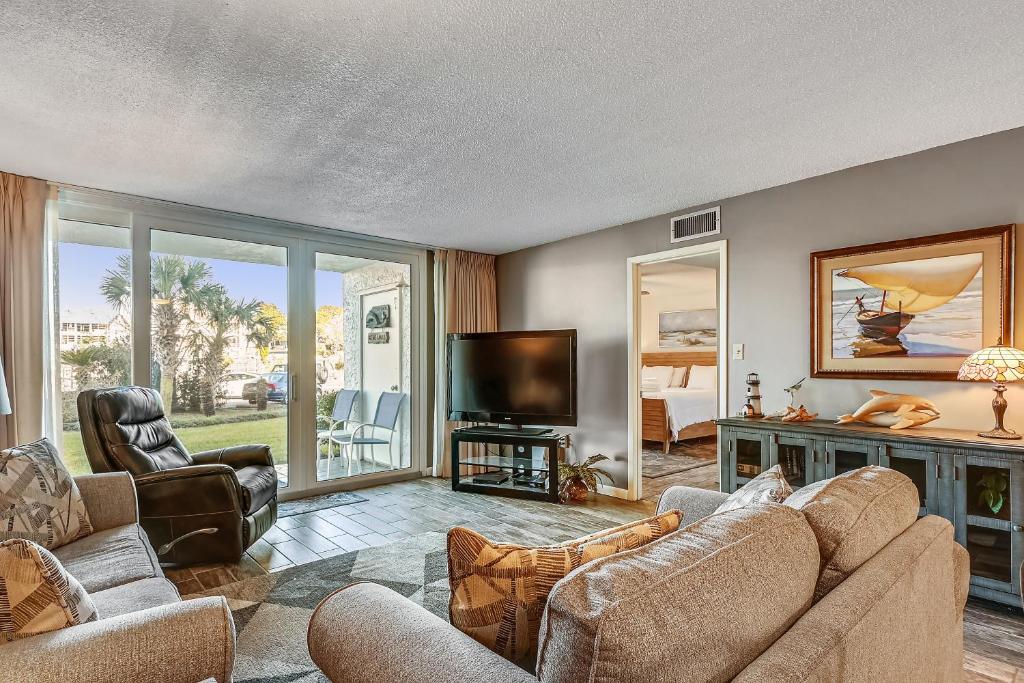 Dolphin Point 103B- by Holiday Isle Properties, Destin