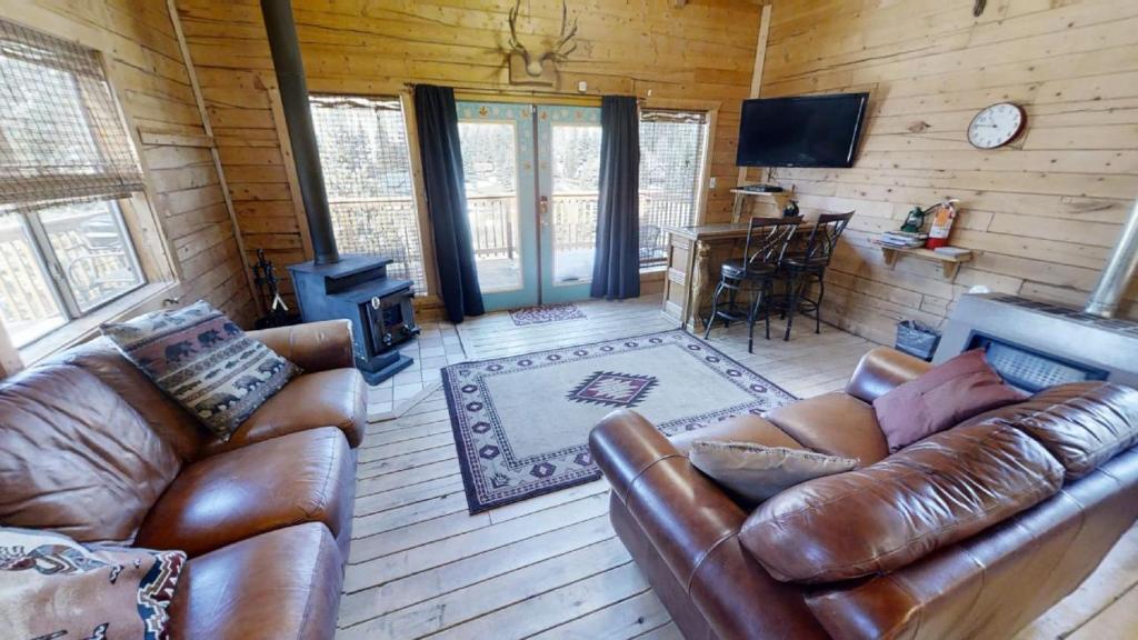 Wine Down Riverside - On the River - WiFi - Satellite - Grill - Washer - Dryer - Large Deck, Red River