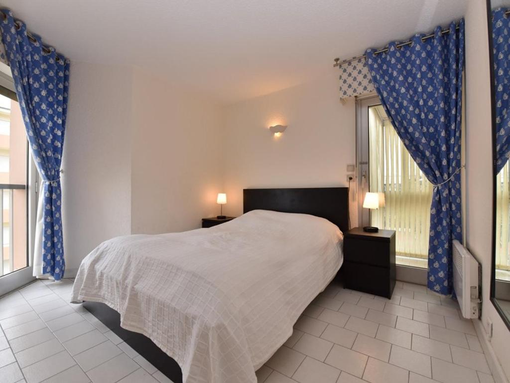 Beau T2 au Lavandou, vue mer, capacité 4, parking privé - FR-1-803-38 - 2