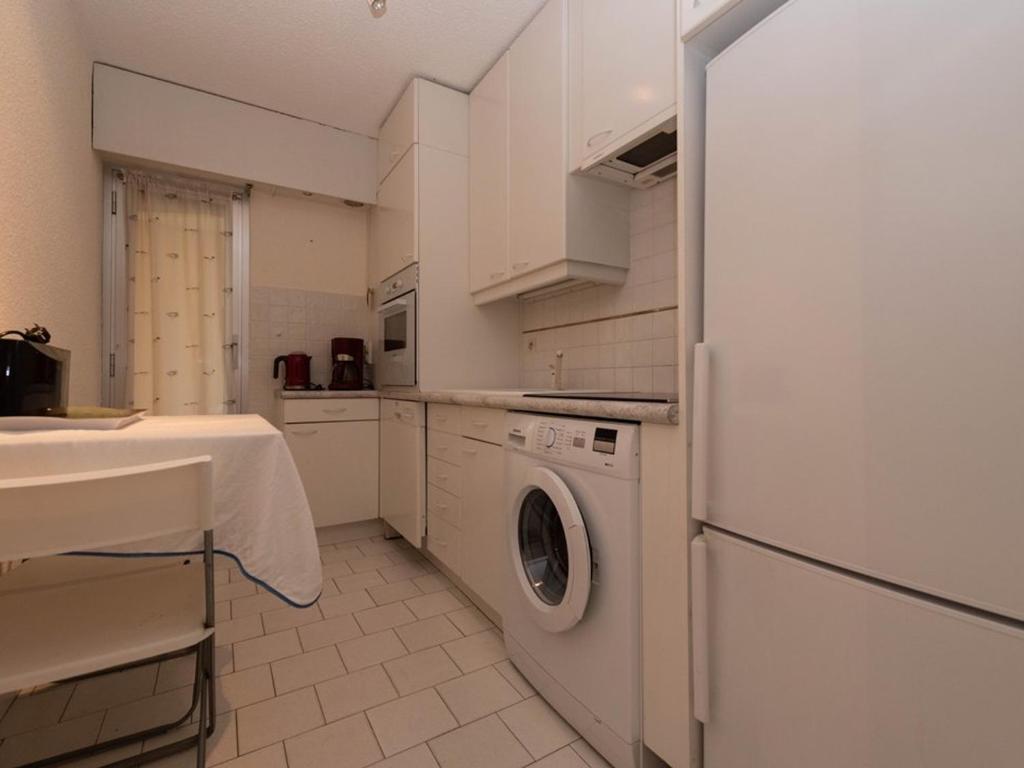 Beau T2 au Lavandou, vue mer, capacité 4, parking privé - FR-1-803-38 - 3