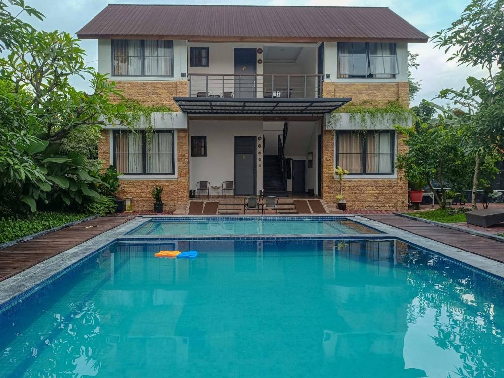 RedDoorz at Homestay Joglo Ibu Prambanan Yogyakarta, Kenaran