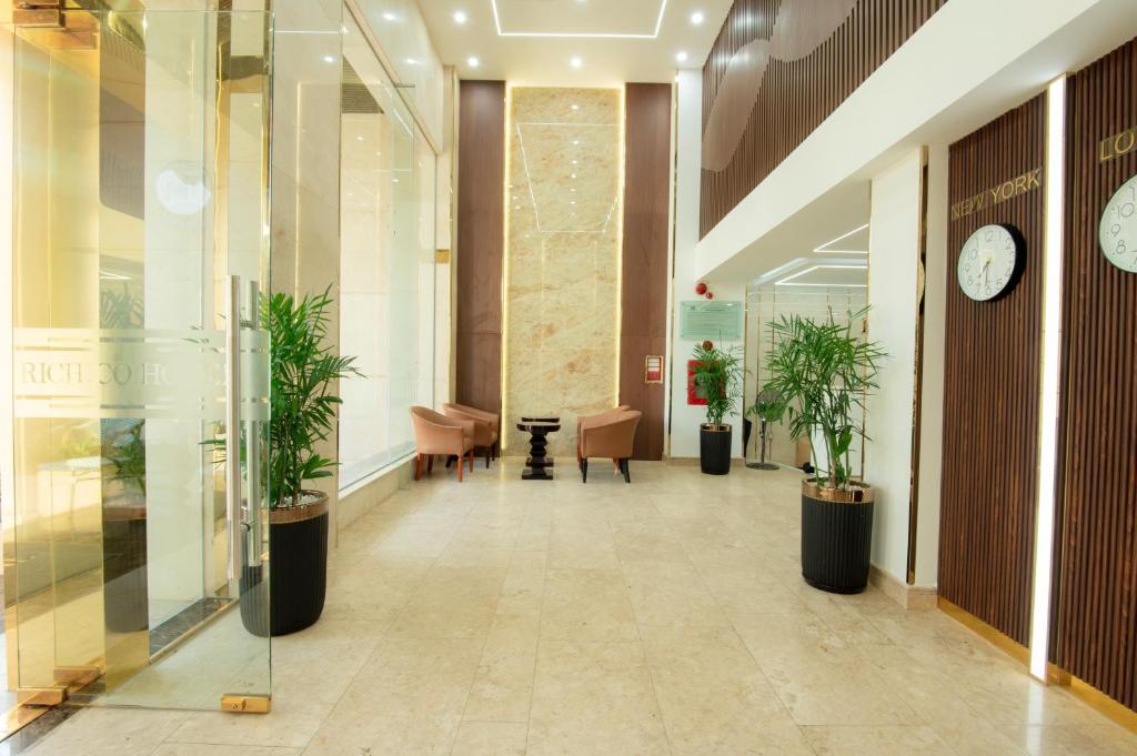 Richico Apartment and Hotel