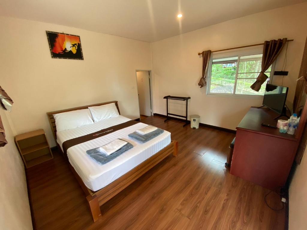 YaithiengHill Resort ยายเที่ยงฮิลล์ รีสอร์ท, Ban Khanan Chit