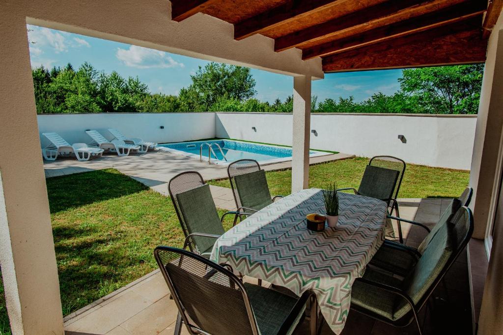 Kuća za odmor Vučjak, Bihać