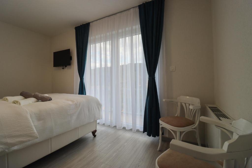 Tadic apartments and rooms by the shore of Rama Lake, Prozor