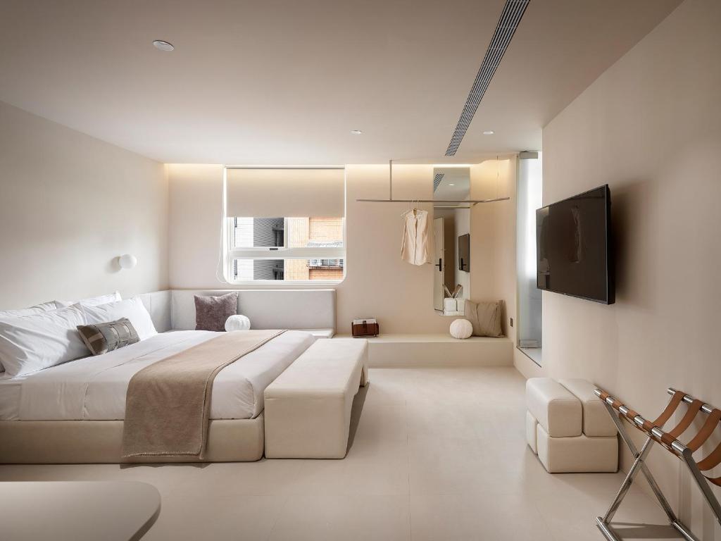 로어 호텔 객실 내부