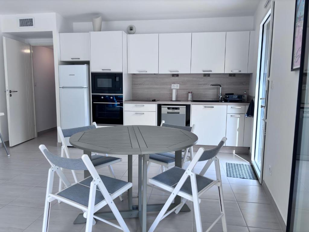 Superbe T3 avec jardin, résidence avec piscine et accés plages - 4