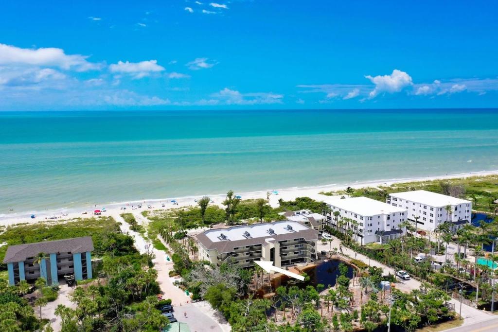 Pine Cove #102, Sanibel