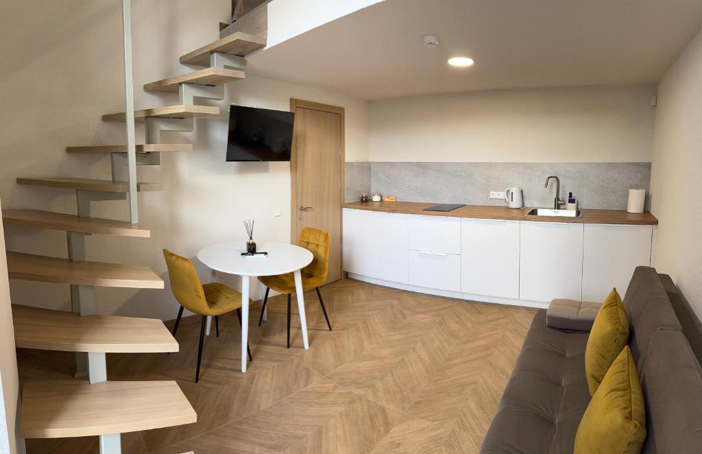 Loftas Smilga, Palanga