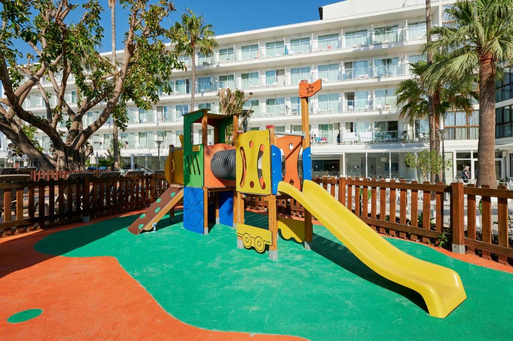 Alua Boccaccio — Attractions for children in Alcudia, Balearic Islands