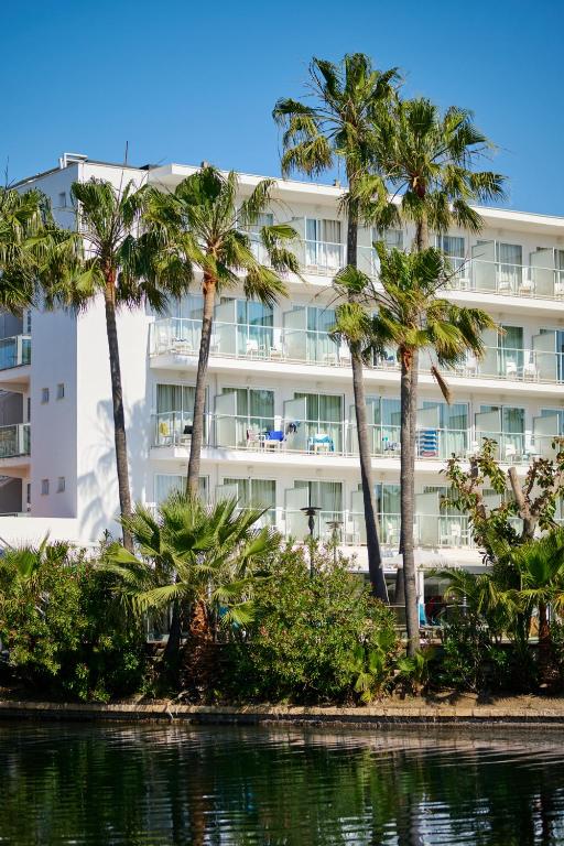 Alua Boccaccio — Hotel building in Alcudia, Balearic Islands