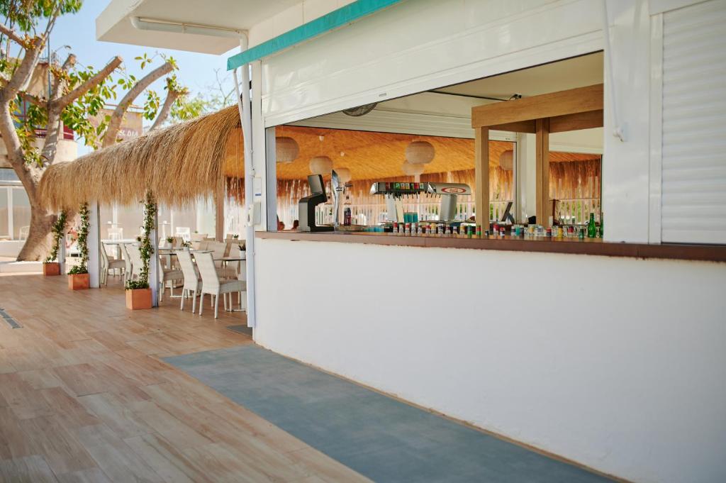 Alua Boccaccio — Restaurant & bars in Alcudia, Balearic Islands