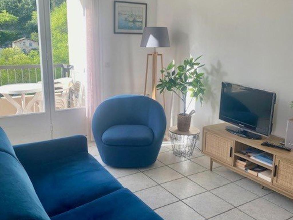 Charmant F2 avec Balcon et Parking à 50m des Thermes, Centre-Ville - Animaux Acceptés - 2