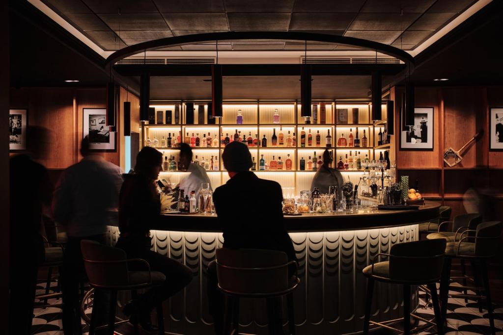 Pomme d'Or Hotel — Restaurant & bars in Grouville