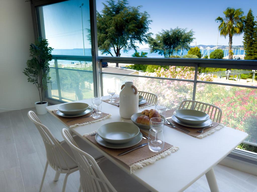 By the beach, Sea View, brand new - 1
