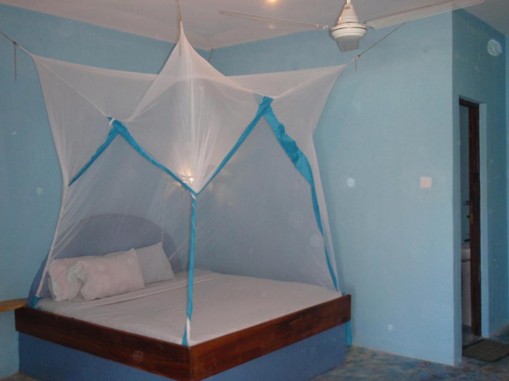 Ramblers Dive Hostel, Utende