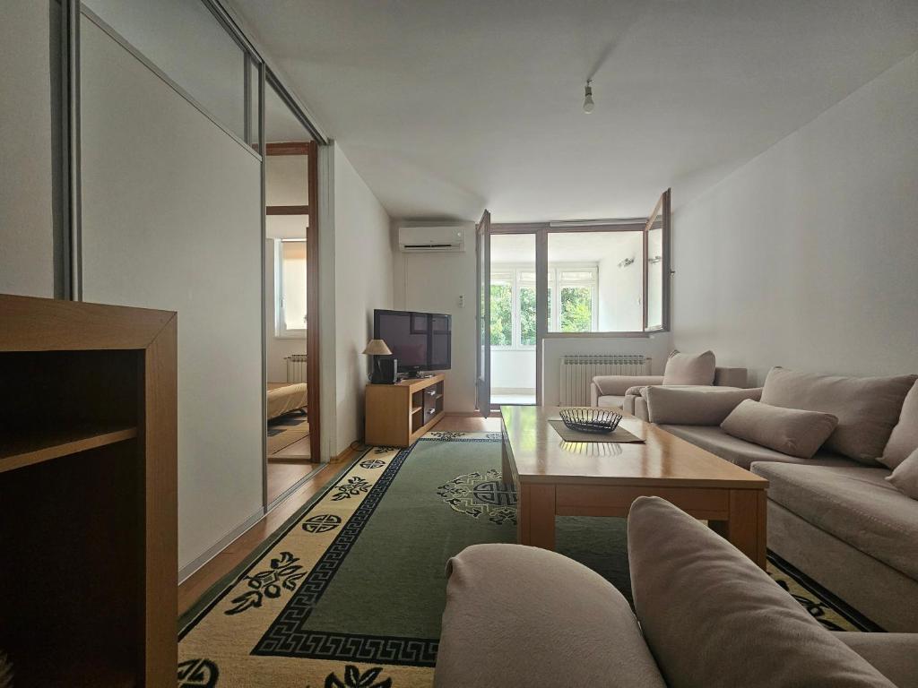 Cozy Sarajevo City Apartment - 2