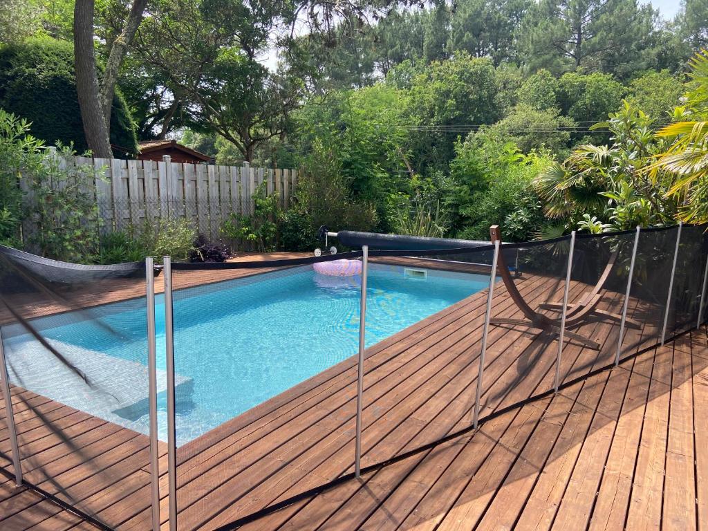 VILLA Arcachon 12 pers AVEC PISCINE chauffée 1 mai au 30 sept - 2