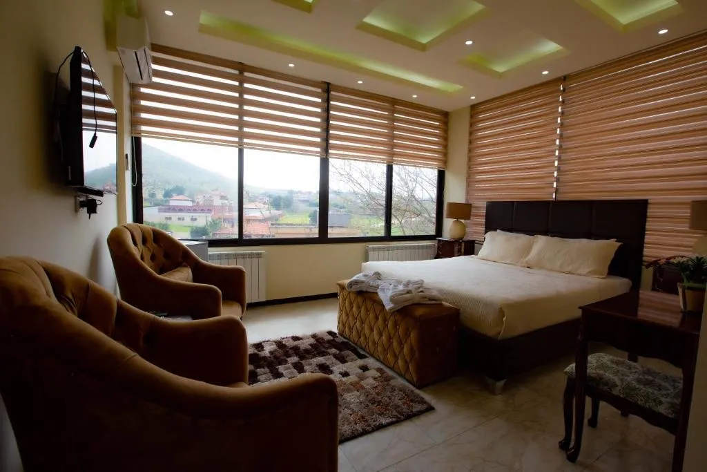 Hotel and Restaurant Shallalat Anjar, hotel v destinaci ‘Anjar