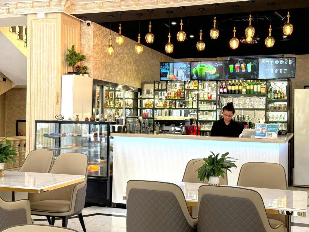 Shared lounge/TV area