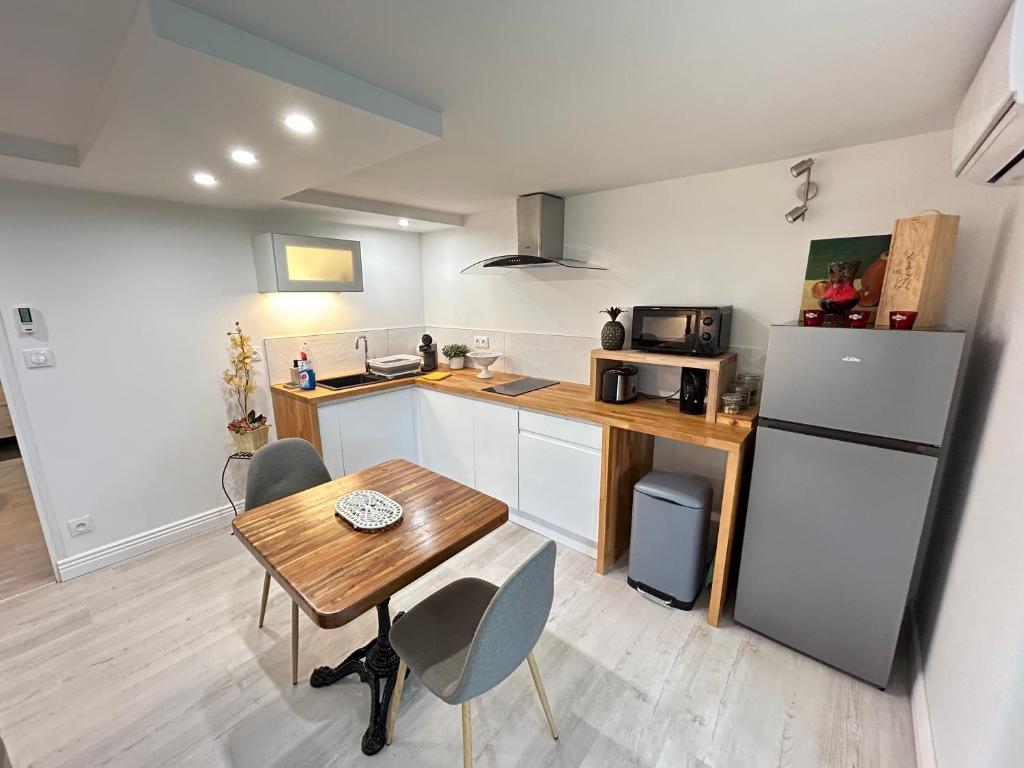 Appart-one terrasse jacuzzi parking - 2