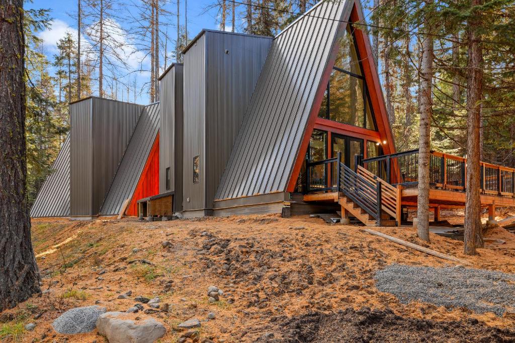 New! The McCall A Frame - Walk to restaurants and lake - Office - Library - Games, McCall