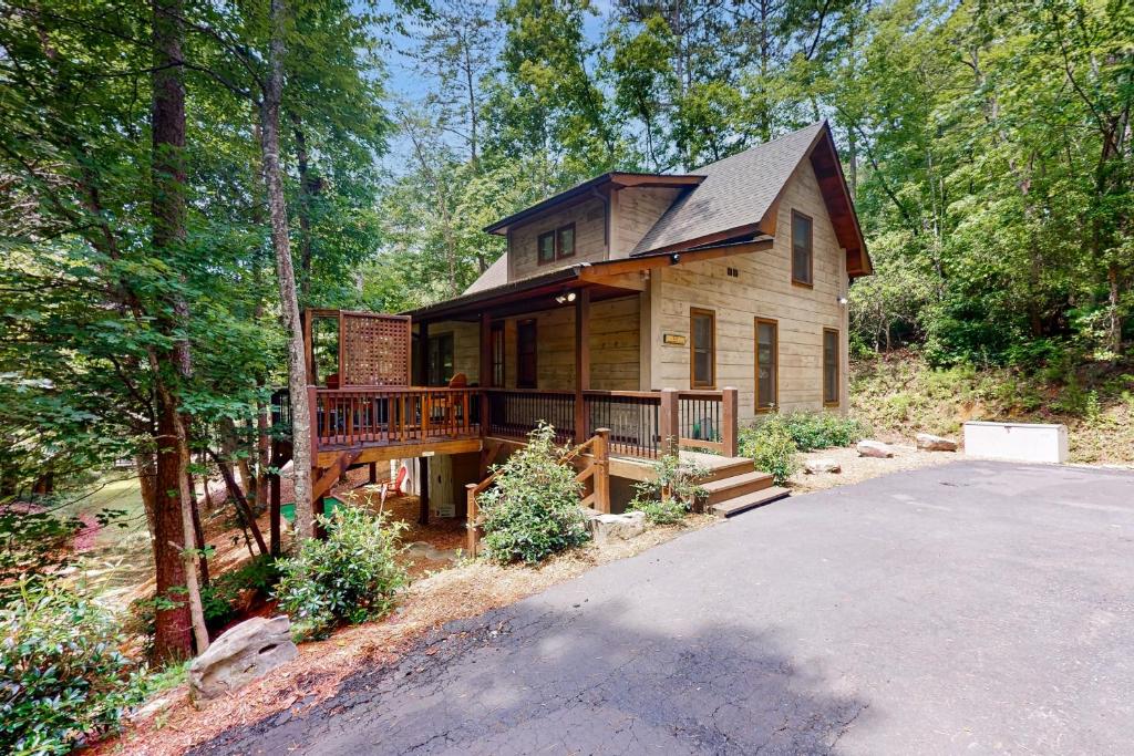 Simply Devine at Water's Edge, Blue Ridge