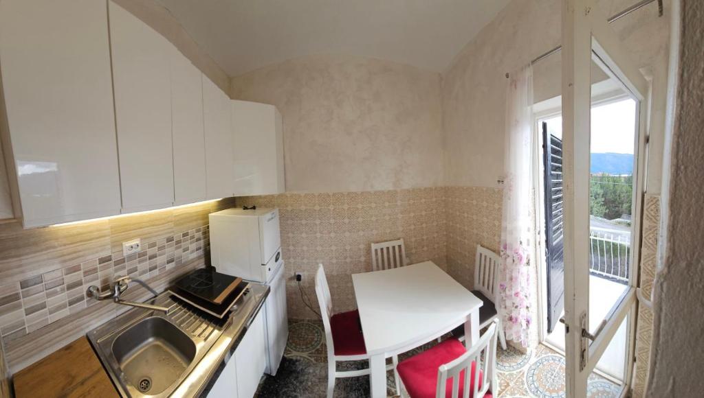 AB Apartmani Risan - 4