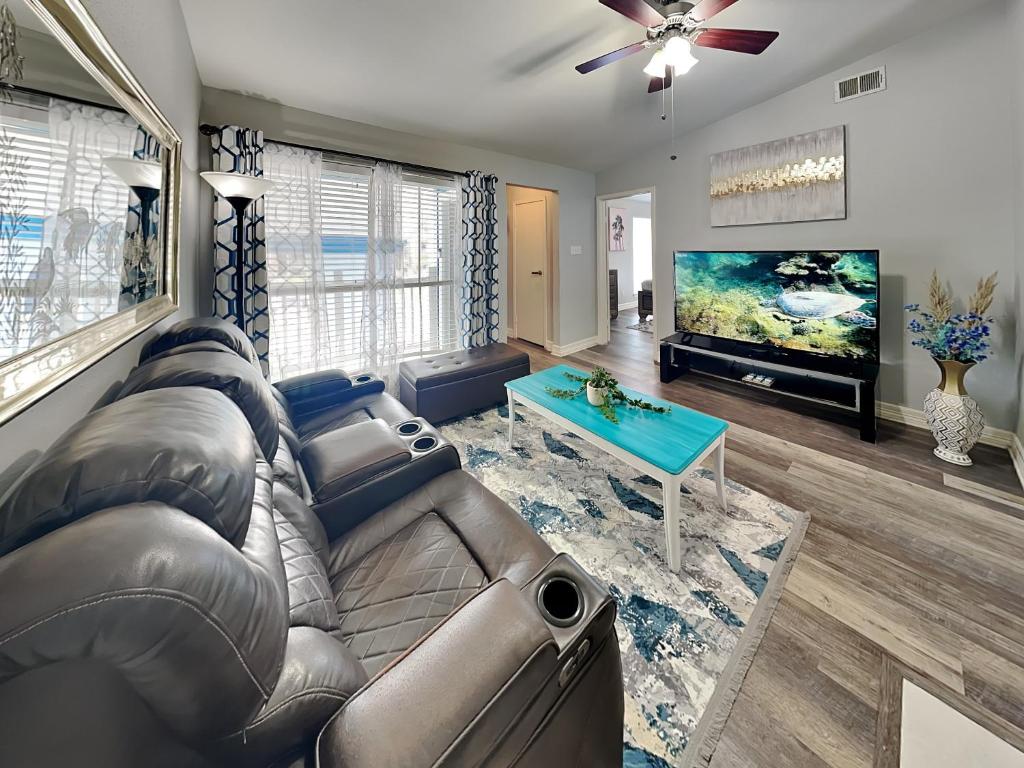 Palms At Cove View 1704 - Glowing Fun, Galveston