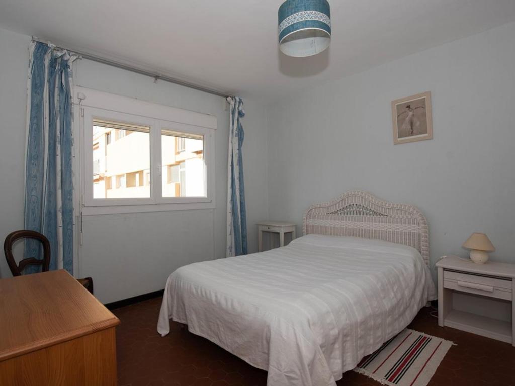 Grand T2 proche mer avec piscine collective, climatisation, parking étroit - FR-1-803-51 - 4