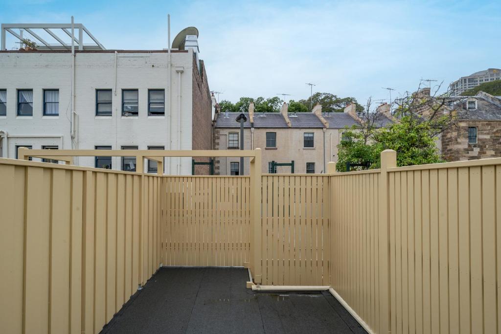 Harbour View Terrace House In The Heart Of The Rocks, Sydney