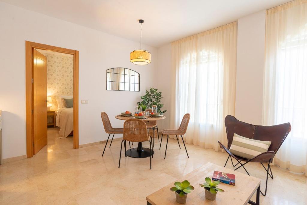 Apartment & Pool in Malaga City Center - 5