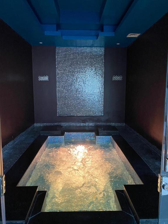 Hot tub