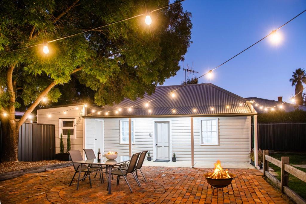 Claret on Douro - Ash Cottage, Mudgee