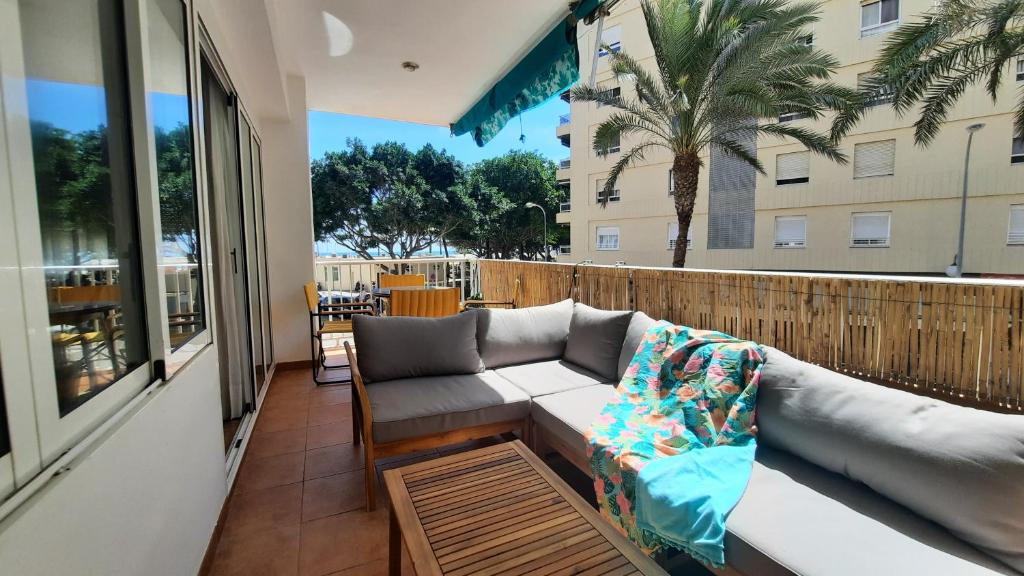 Terraza con vistas al mar Parking privado 120 mts, junto a la playa - 2