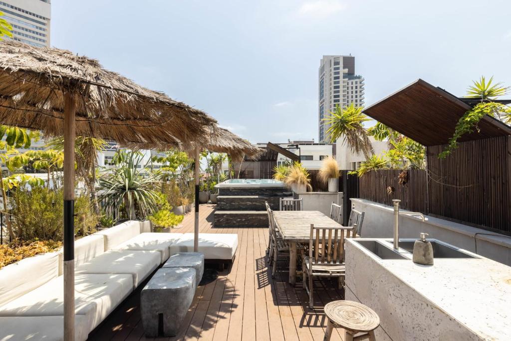 High Living Penthouse with Rooftop Pool, Tel Aviv