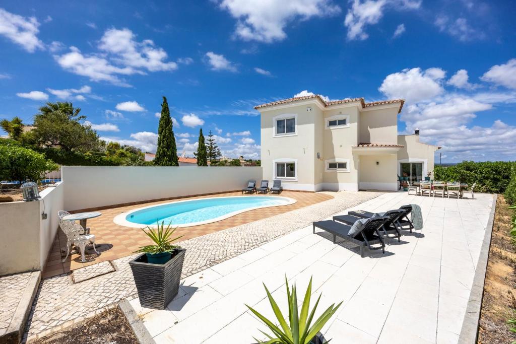 Debbies Delight, Lagos