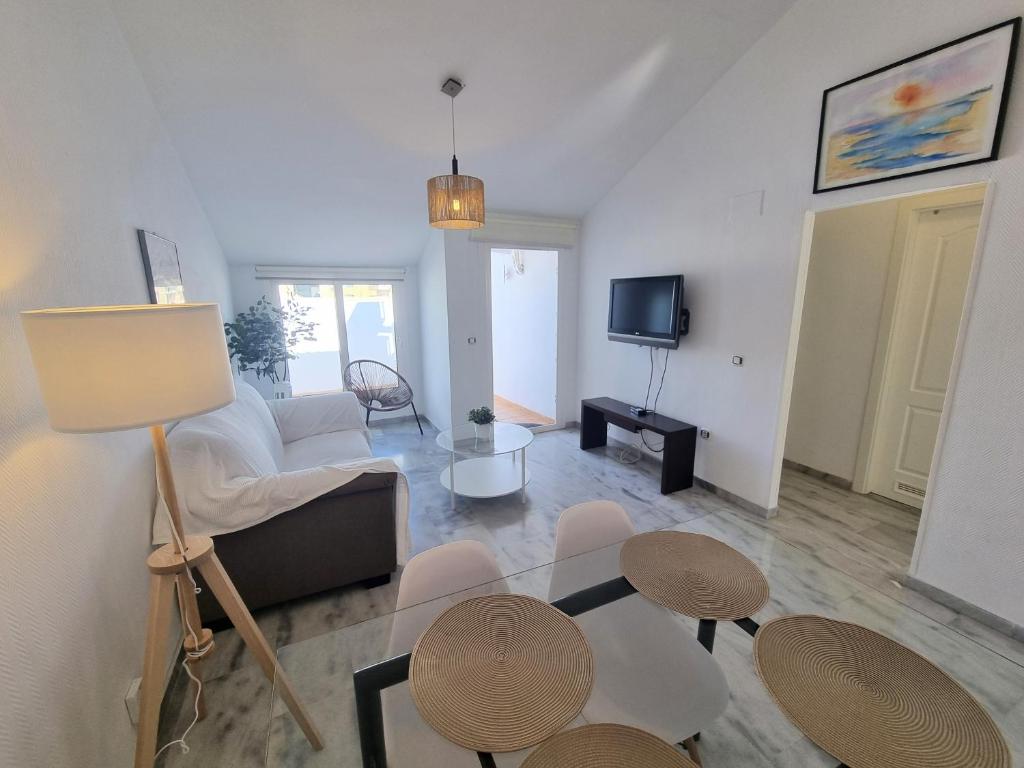Los Olivos Beach and Pool Apartment - 1