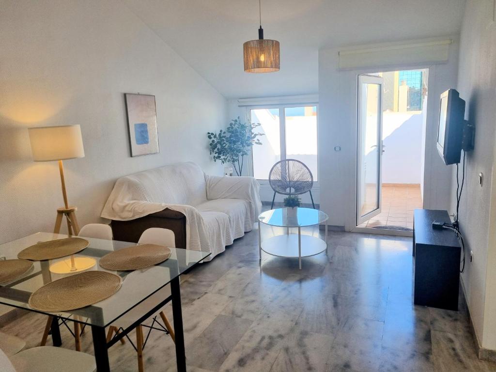 Los Olivos Beach and Pool Apartment - 2