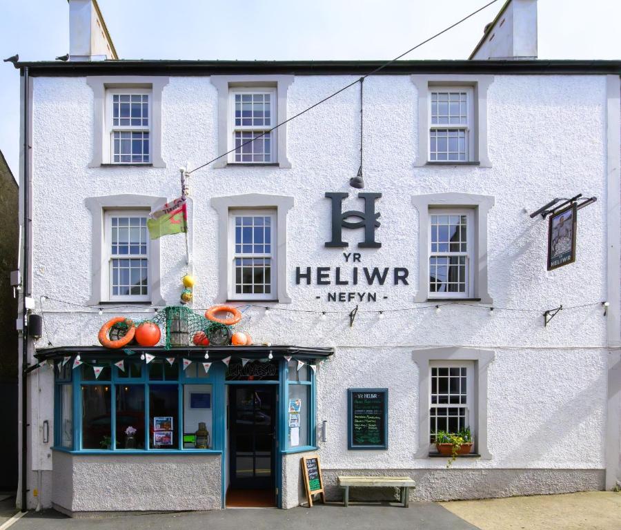 Tafarn Yr Heliwr, Nefyn