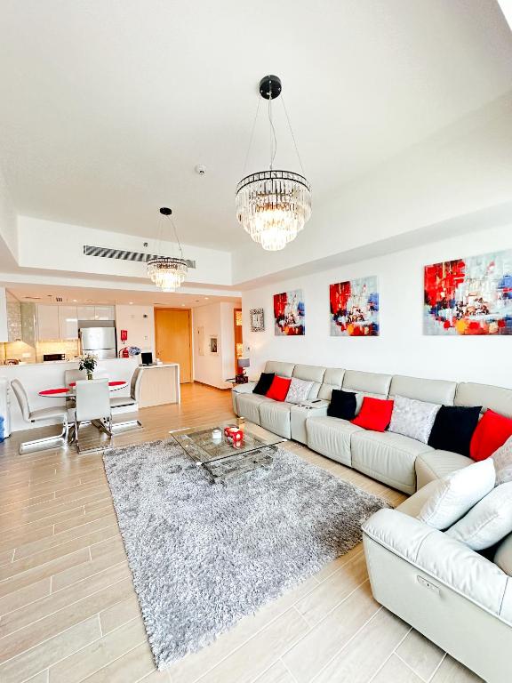 Sophisticated 2BR in Mayan with Golf View 905, Abú Zabí