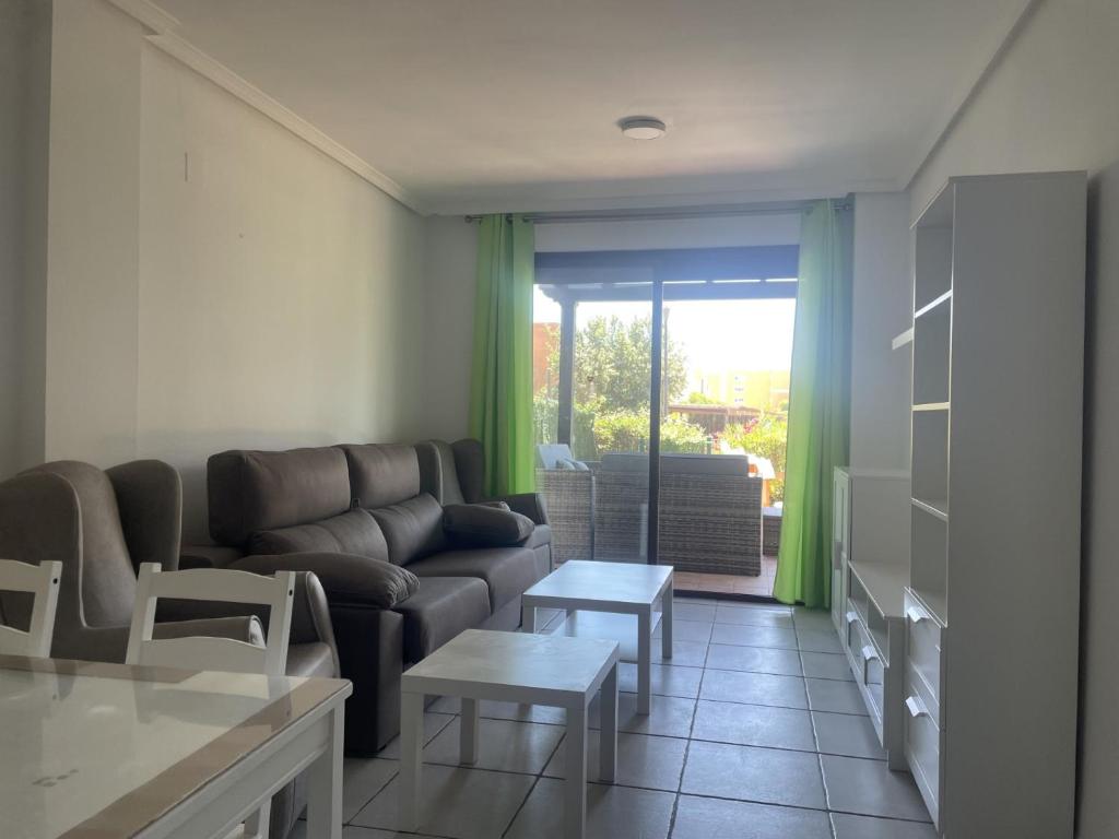 APARTAMENTO BAJO TERRAZA URBANIZACION ACCESO DiRECTO PLAYA - 3