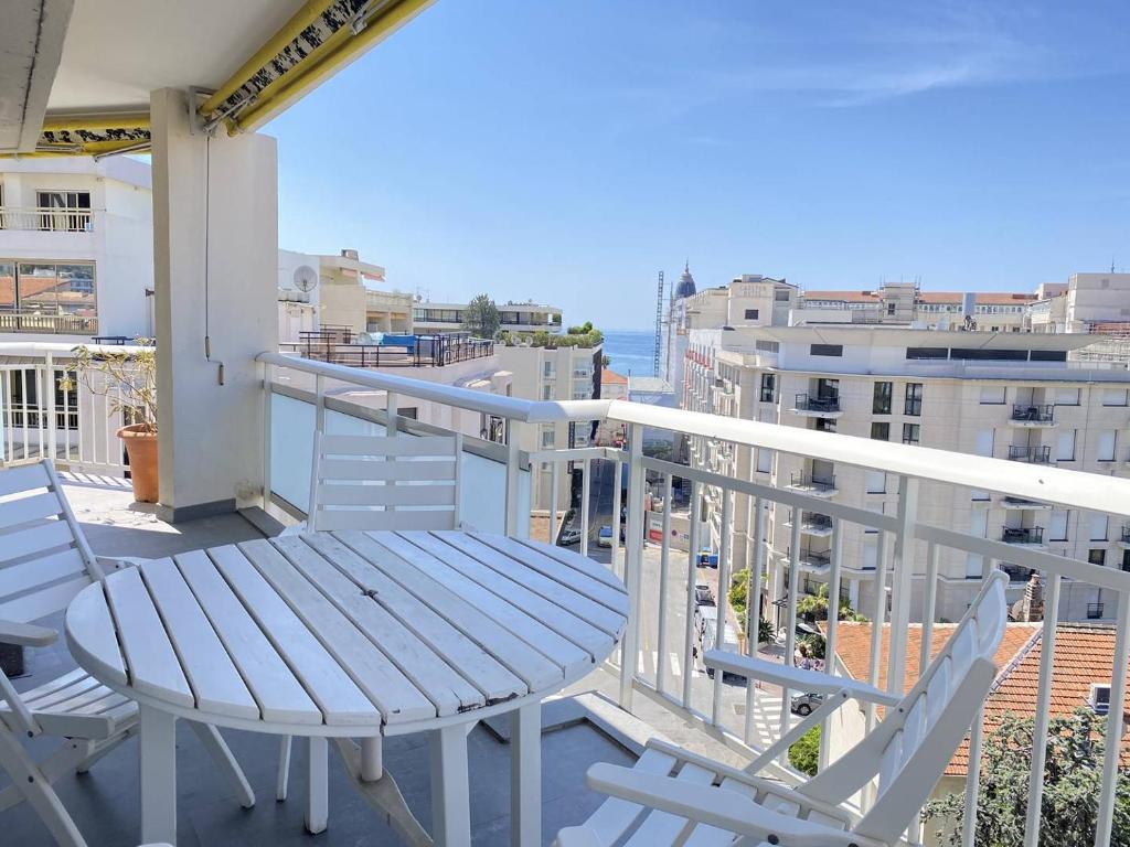 Cannes proche Croisette - Appartement 3 Pièces vue mer terrasse Helv7 - 3
